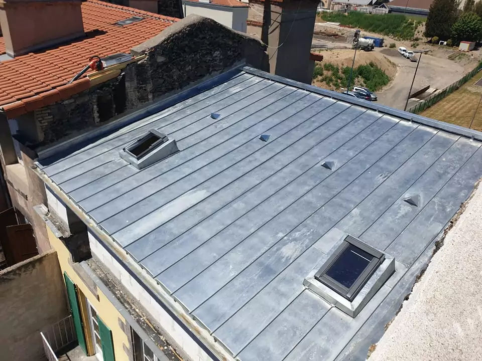 couverture de toit en zinc